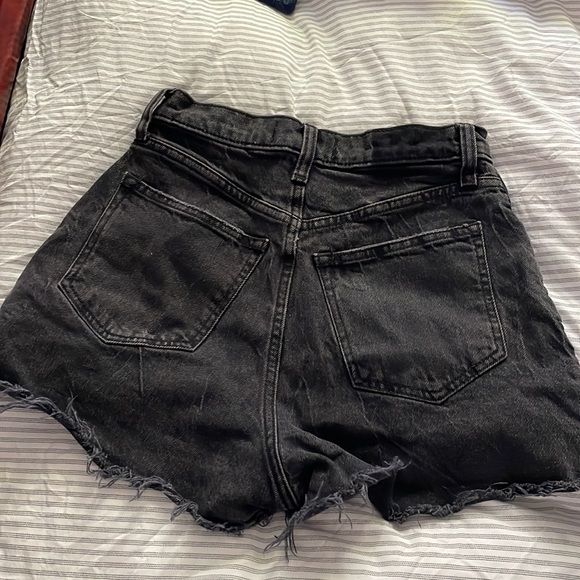 Abercrombie 90s high rise cut off shorts -black - Picture 2 of 2